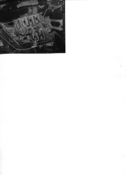 Datei:1945 04 26 Luftaufnahme Aluminiumwerk.jpg